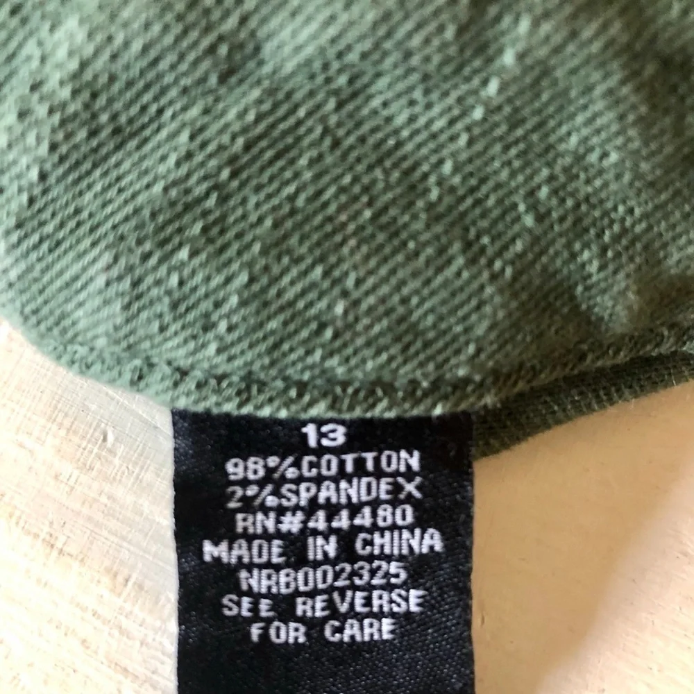 Fire Los Angeles green shorts size 13